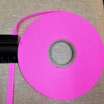 10mm Gurtband aus PP Farbe: leuchtend pink​ Menge pro Einheit : 2 Meter