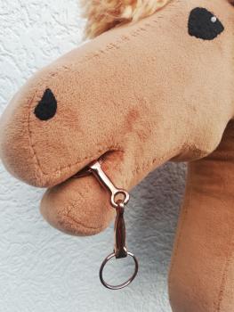 Hobby Horse Gebiss einfach gebrochen (auch Wassertrense genannt) Farbe : echt verkupfert (dunkel), mit 2 Schlüsselringen echt verkupfert (dunkel) für Maulbreite 5-6 cm                           (verkupfern in Handarbeit)