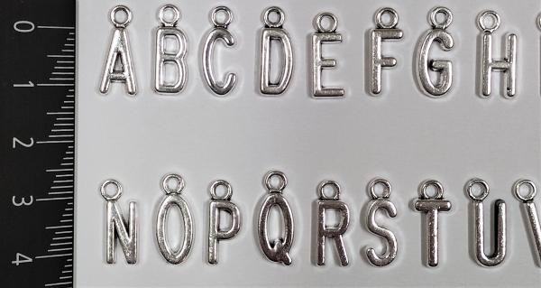 (ABC4) - Buchstaben-Set A-Z aus Metall Farbe : silber - ca. 1,25x0,6 cm zum Annähen / Ankleben