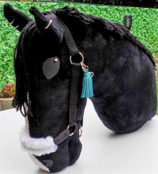 Black horse with wide blaze size (A4+ to A3) without stick  with many accessories  with 100% filling Unique piece - used