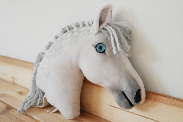 Apfelschimmel mit Blesse  Lieferung ohne Stock mit 100% Füllung Unikat - ungebraucht = neu (Verkauf im Auftrag / Provisionsverkauf )